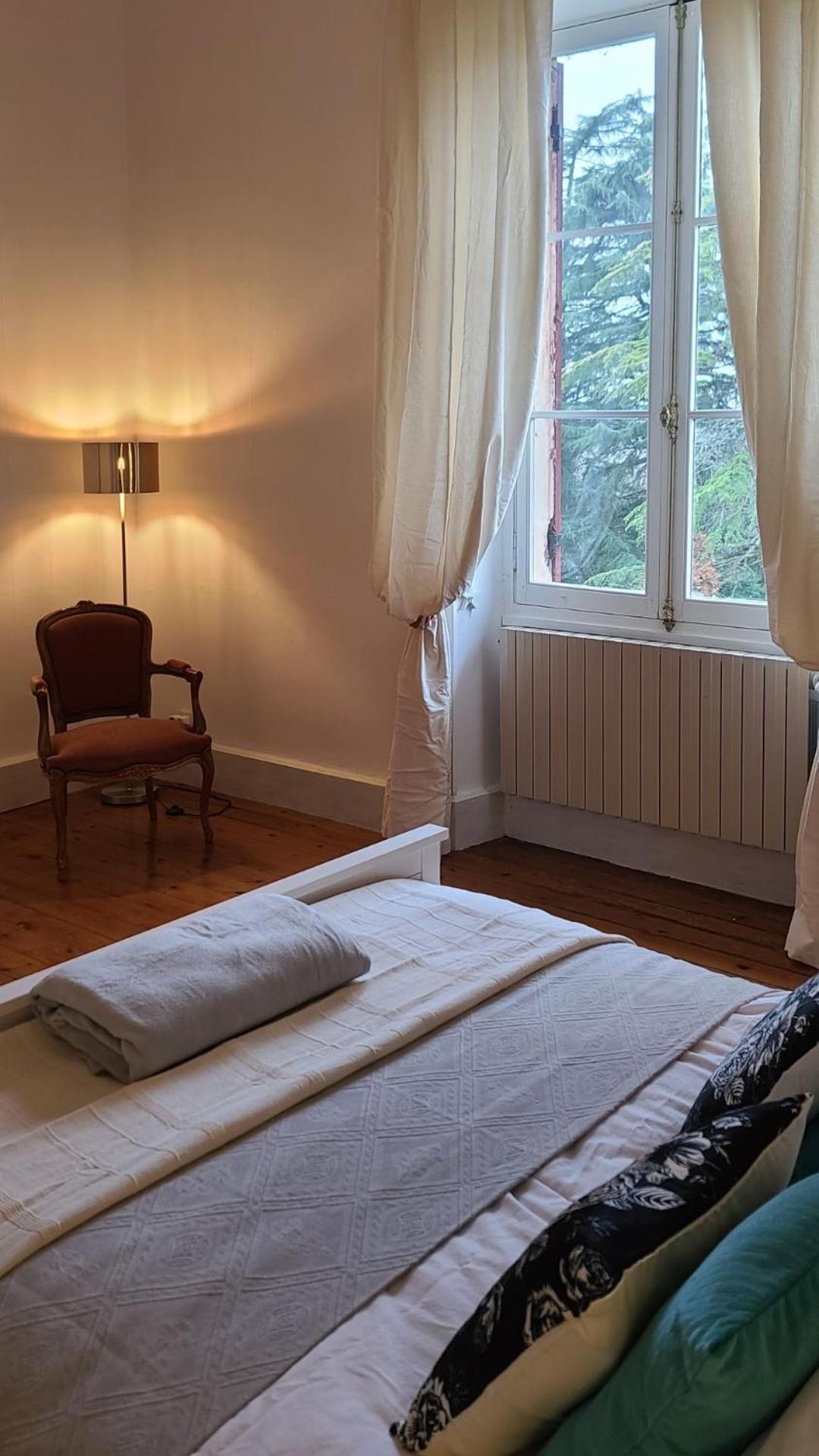 Le Manoir Du Moulin De Madame Bed & Breakfast Villeneuve-sur-Lot Cameră foto