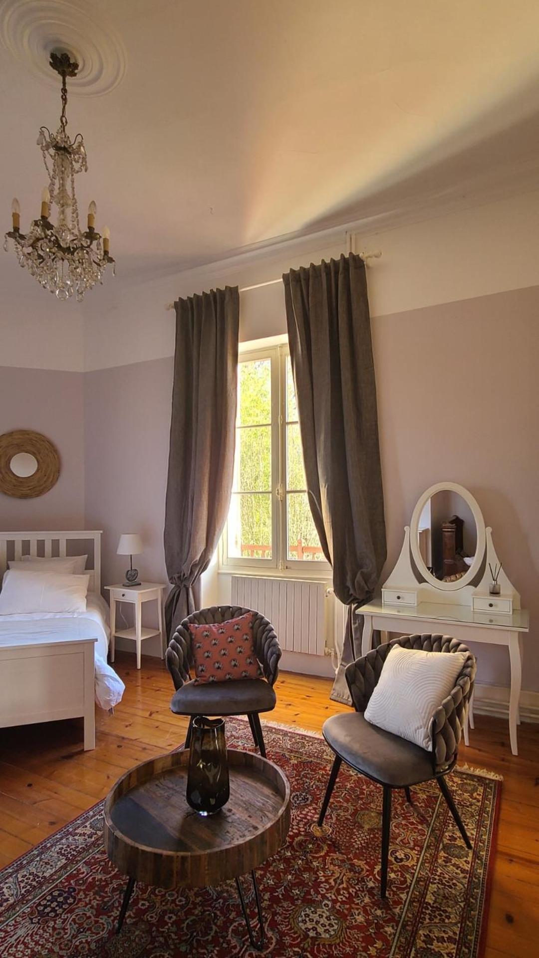 Le Manoir Du Moulin De Madame Bed & Breakfast Villeneuve-sur-Lot Exterior foto